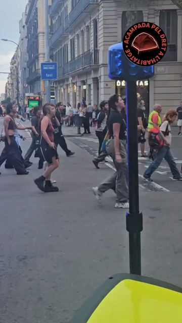 Video de l'acció en solidaritat amb la acampada de Porto